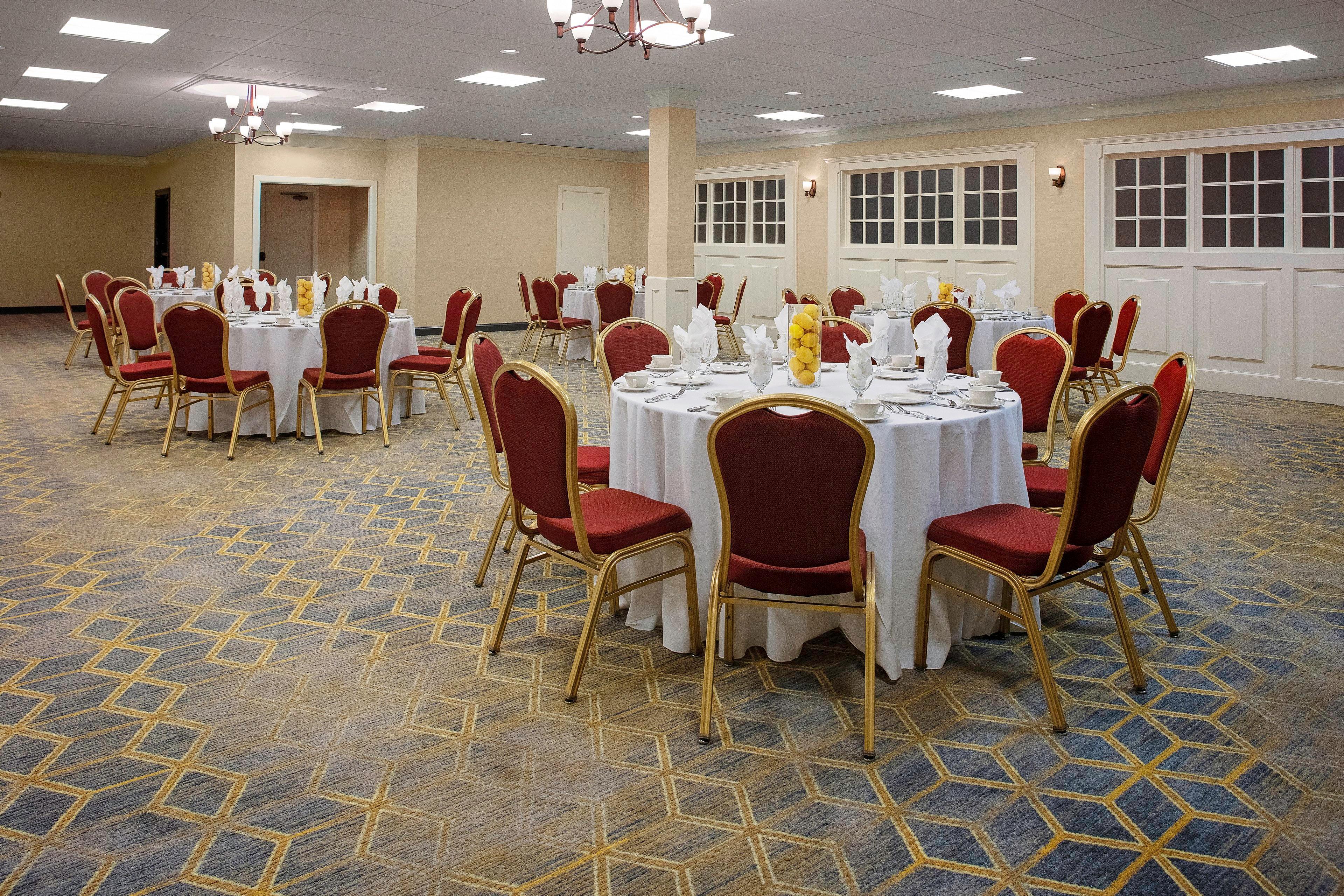 Holiday Inn & Suites Boston Peabody, An Ihg Hotel Екстер'єр фото