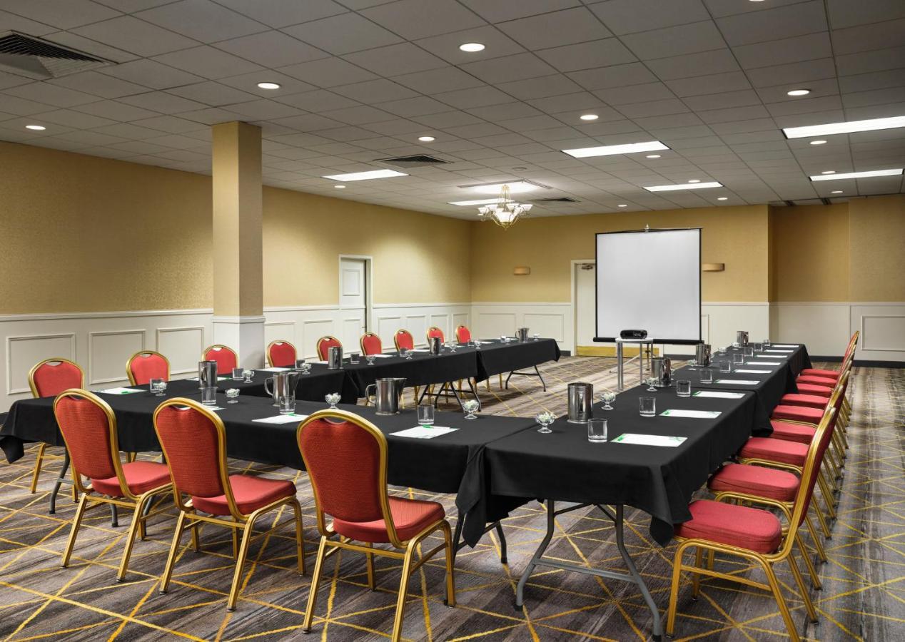 Holiday Inn & Suites Boston Peabody, An Ihg Hotel Екстер'єр фото