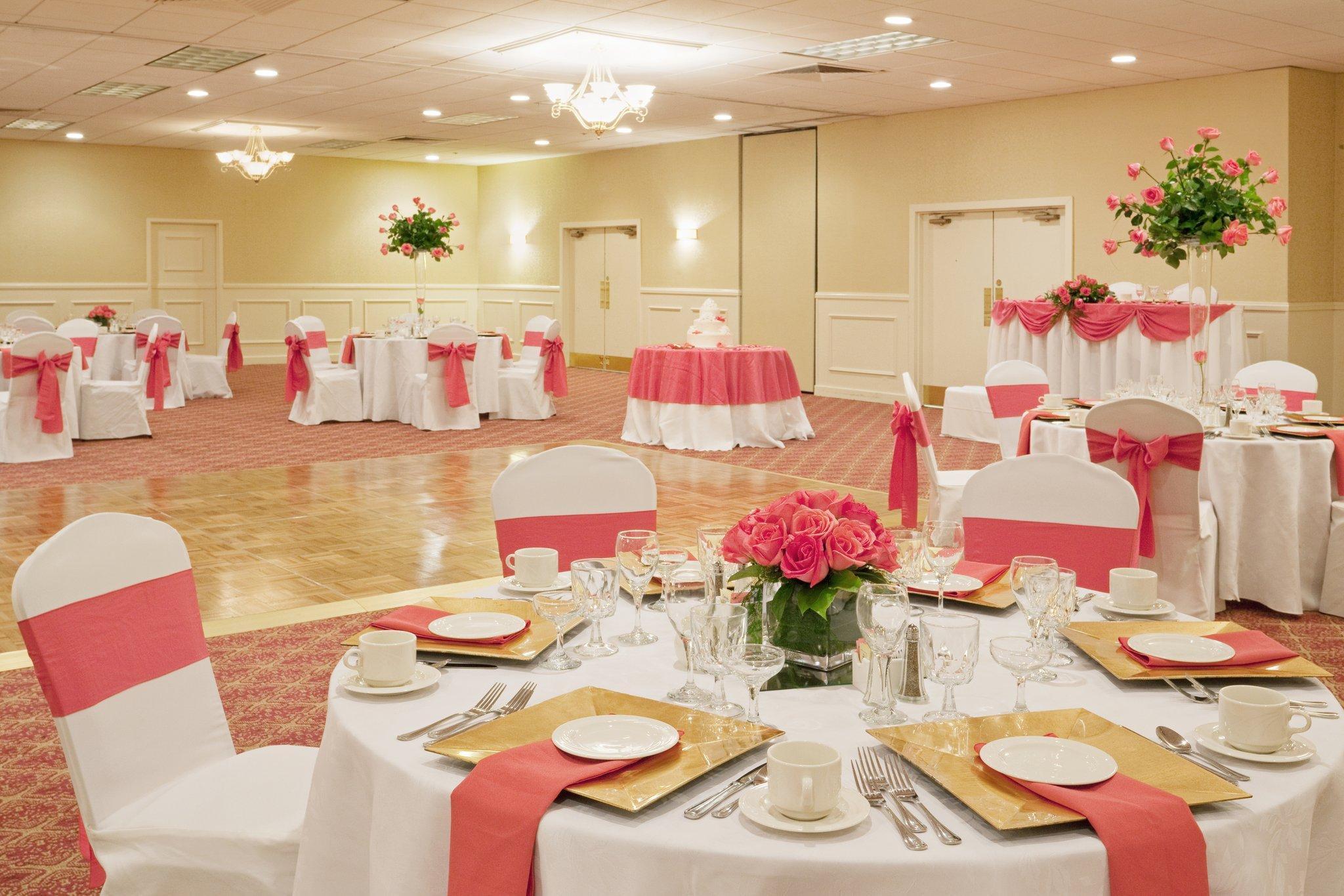 Holiday Inn & Suites Boston Peabody, An Ihg Hotel Екстер'єр фото