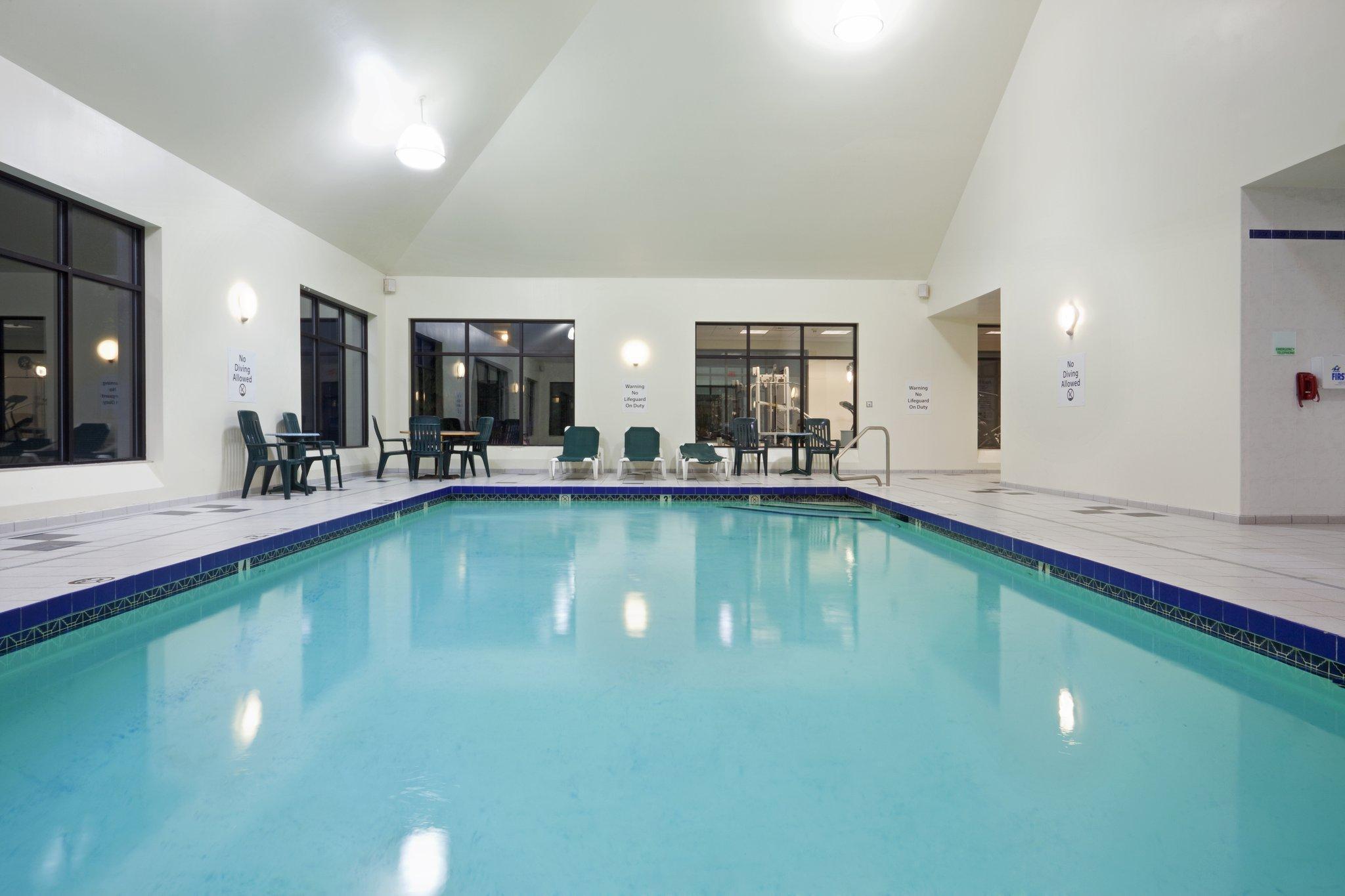 Holiday Inn & Suites Boston Peabody, An Ihg Hotel Екстер'єр фото