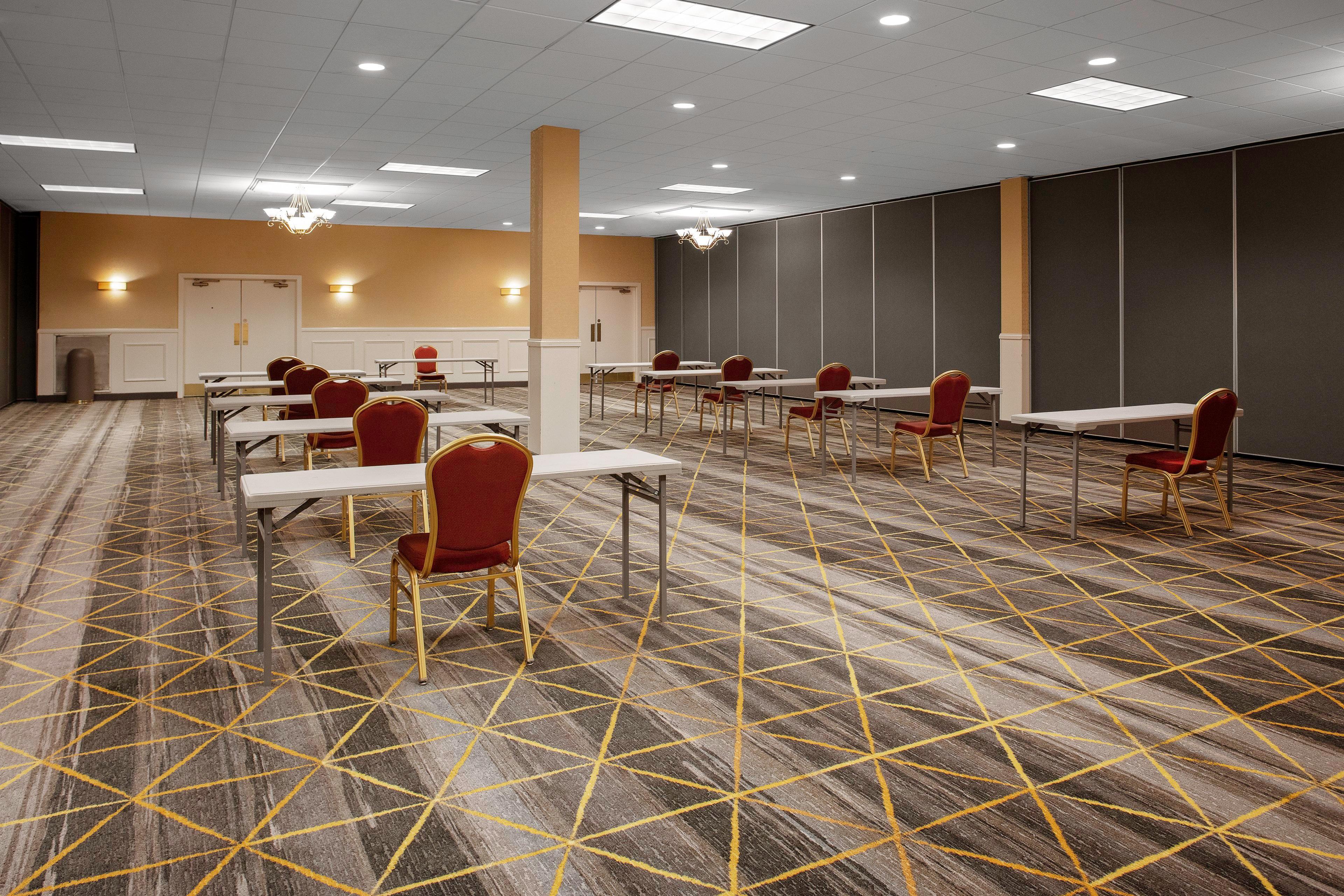 Holiday Inn & Suites Boston Peabody, An Ihg Hotel Екстер'єр фото